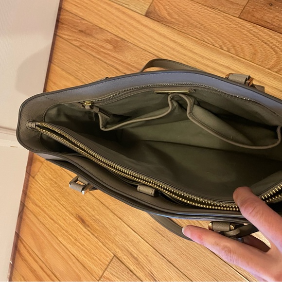 Tory Burch bag - Picture 5 of 8